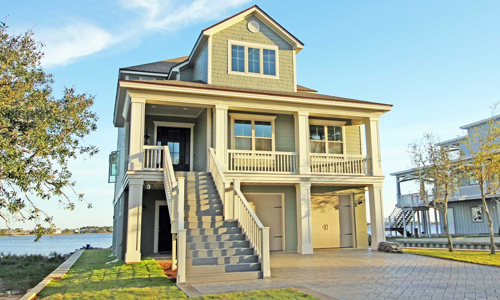 Simmons residence in Pensacola by Acorn Fine Homes